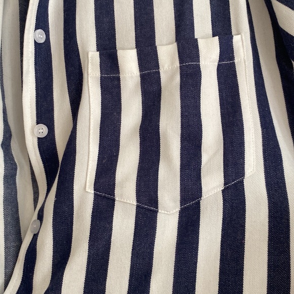 Kittenish Button Down - Picture 4 of 5